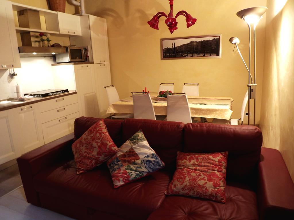 Ca' Delle Maschere Venedig Rum bild
