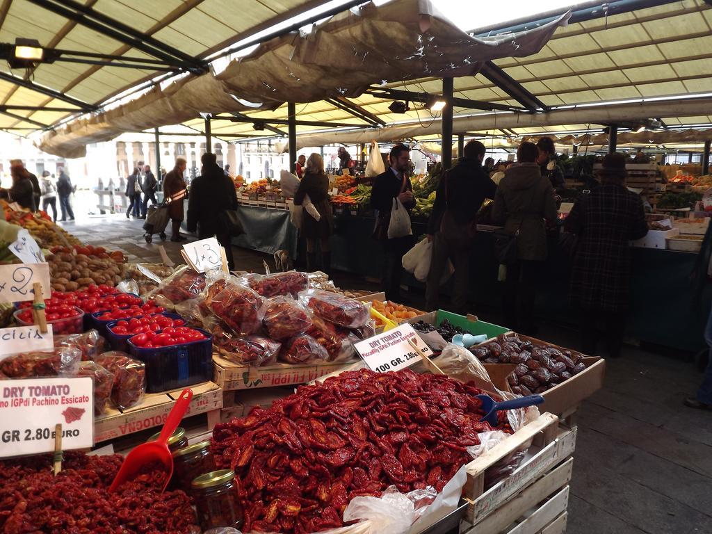 Ca' Delle Maschere Venedig Exteriör bild